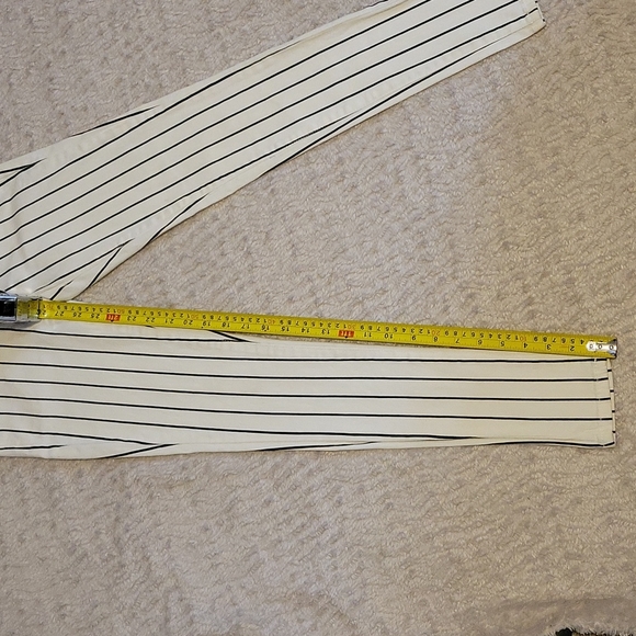 ROMEO & JULIET COUTURE ~ Jeans, White with Black Stripes, 24 - Picture 4 of 10